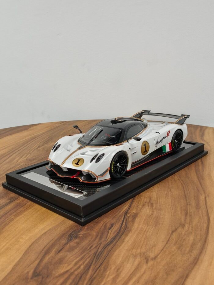 Pagani Huayra R Vip18033-D #1 Pearl White 1:18