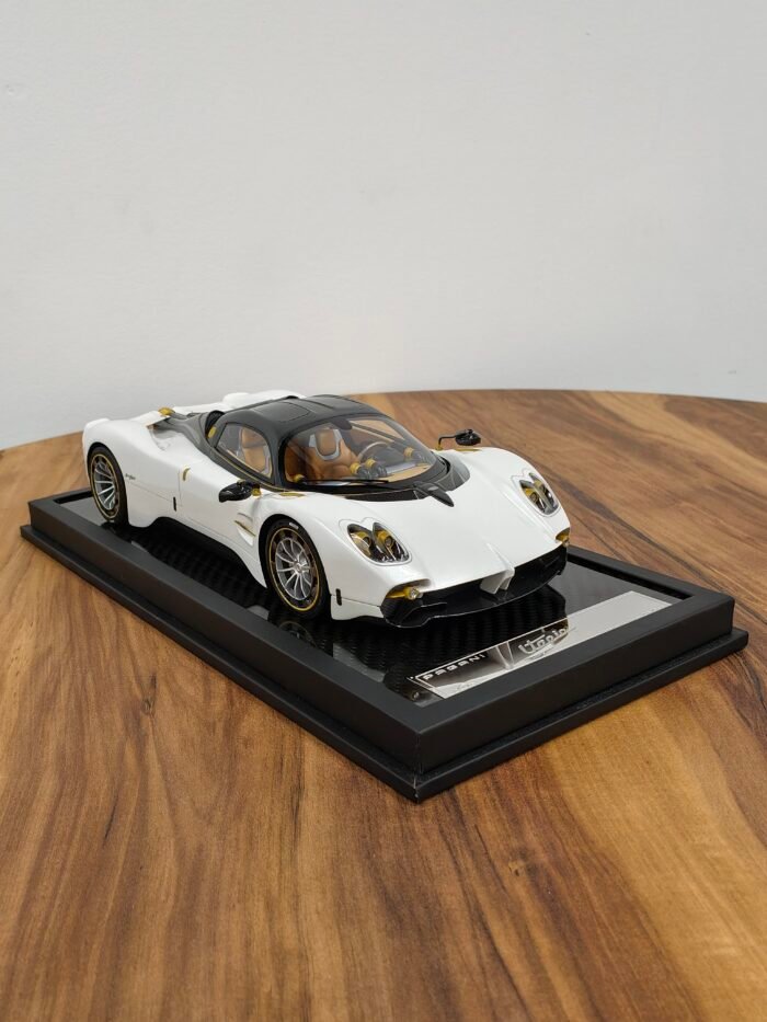 Pagani Itapia Vip 18037 Pearl White Decals 1:18 - Image 2