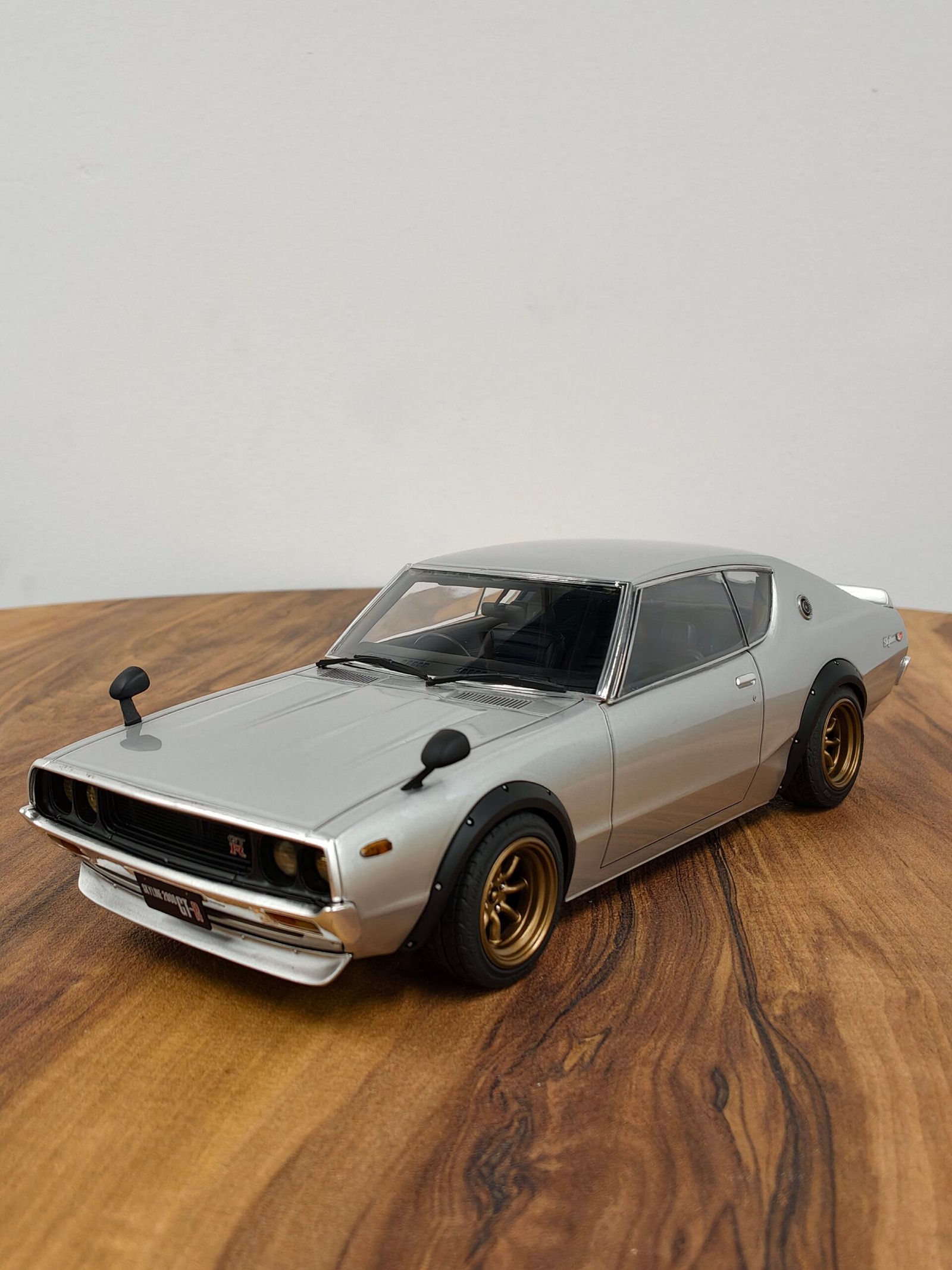 Nissan Skyline 2000 GTR ( KPGC110) 1:18 Silver