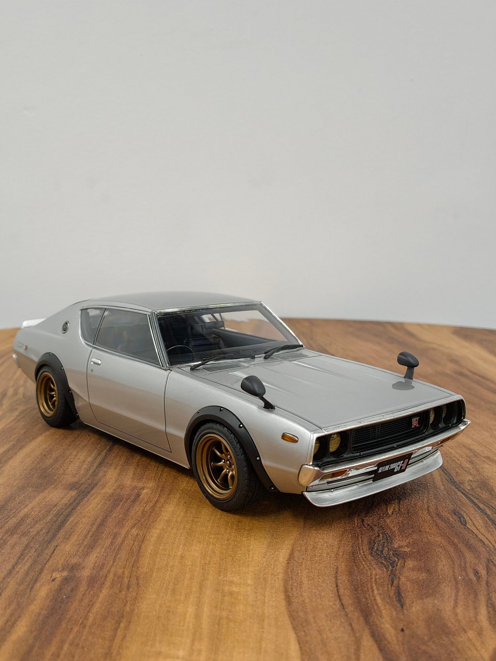 Nissan Skyline 2000 GTR ( KPGC110) 1:18 Silver - Image 4