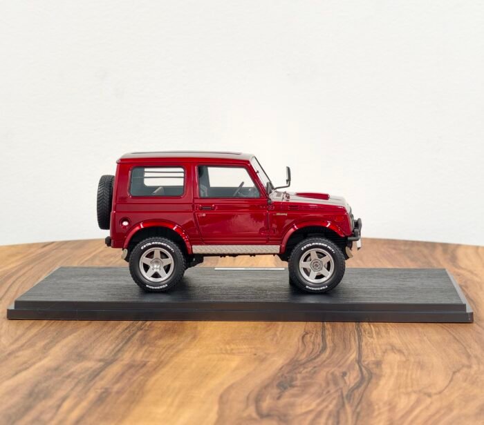 Suzuki Jimny (JA11) 1:18 Red Metallic - Image 3