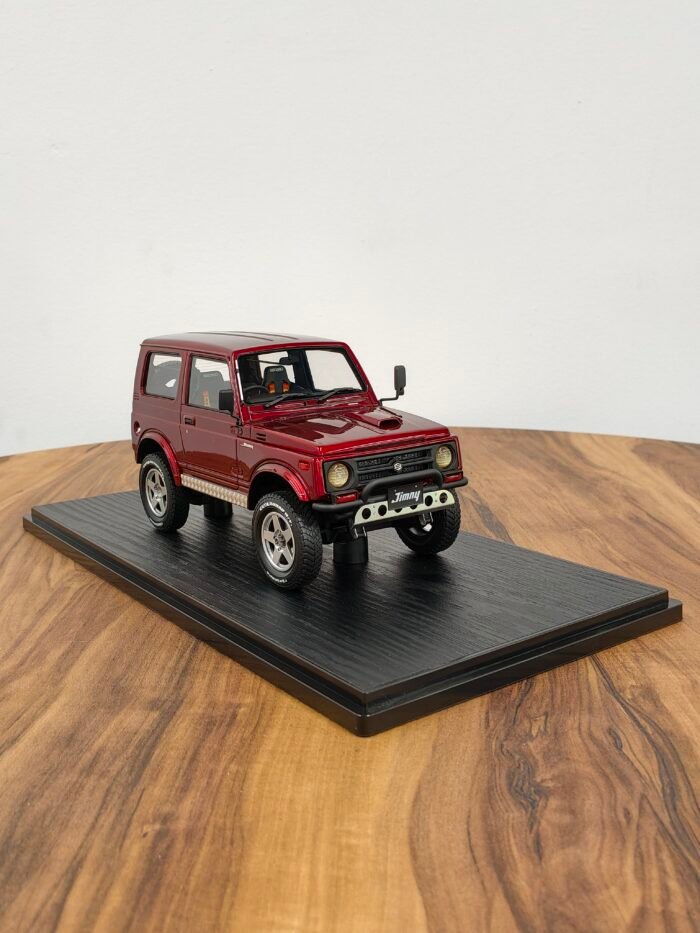 Suzuki Jimny (JA11) 1:18 Red Metallic - Image 4