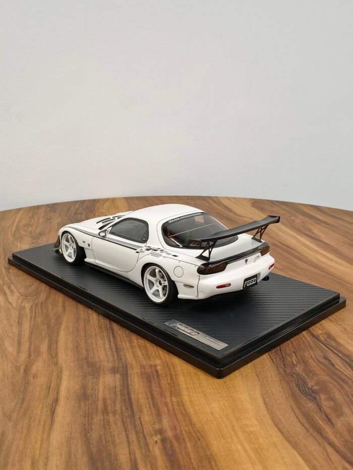 Mazda RX -7 FD3S White 1:18 - Image 4
