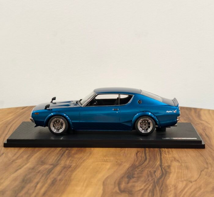 Nissan Skyline 2000 GT-R 1:18 Blue - Image 3