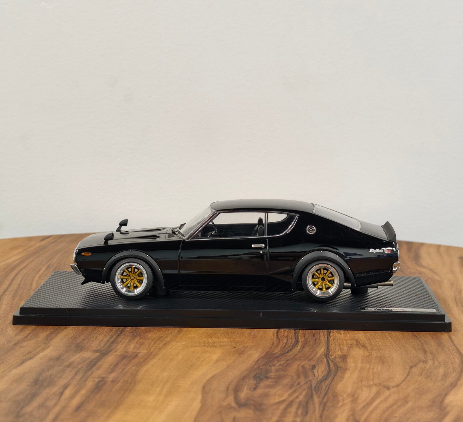 Nissan GT-R Skyline 1:18 Black - Image 3