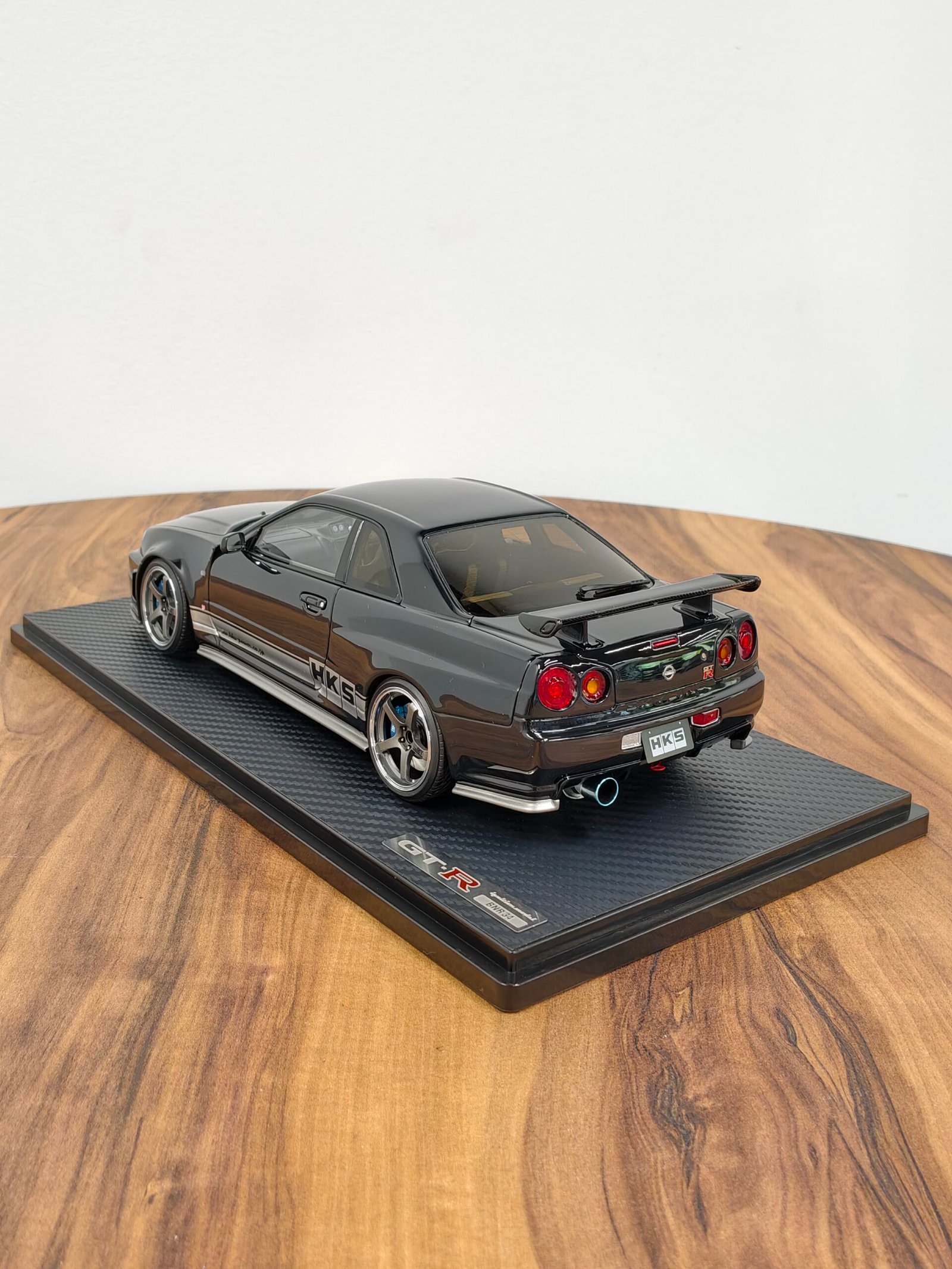Nissan Skyline GT-R (BNR34) 1:18 Black - Image 4