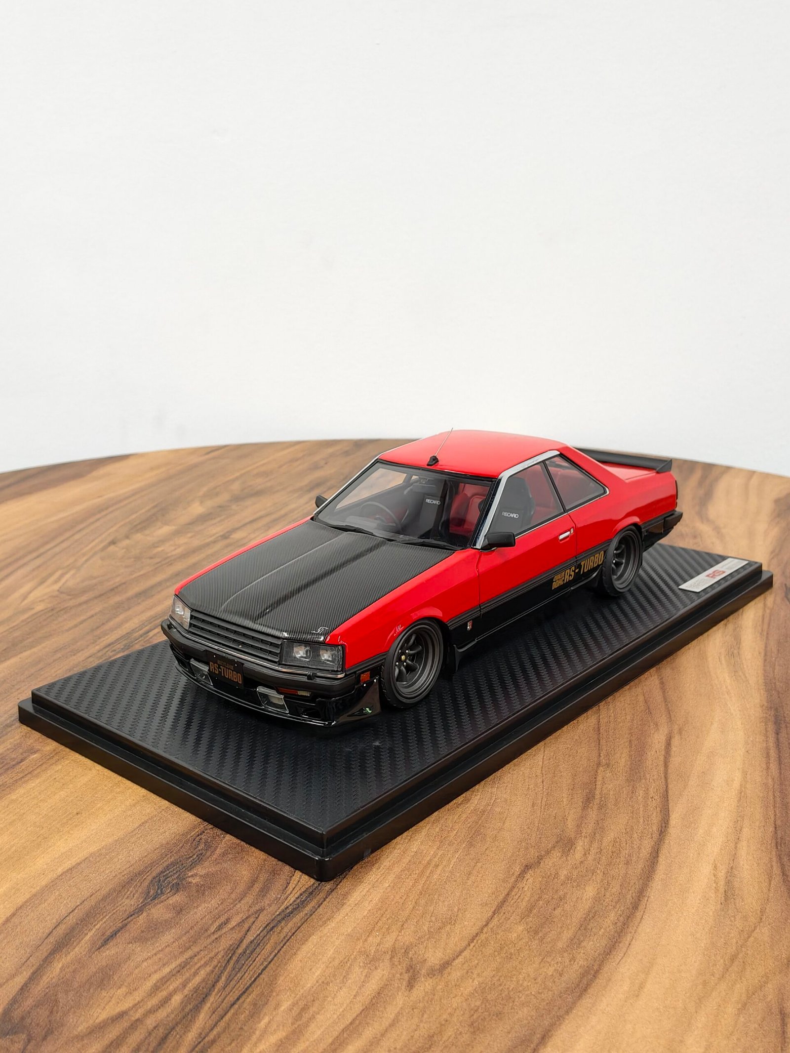 Nissan Skyline 2000 RS Turbo (R30) 1:18 Red