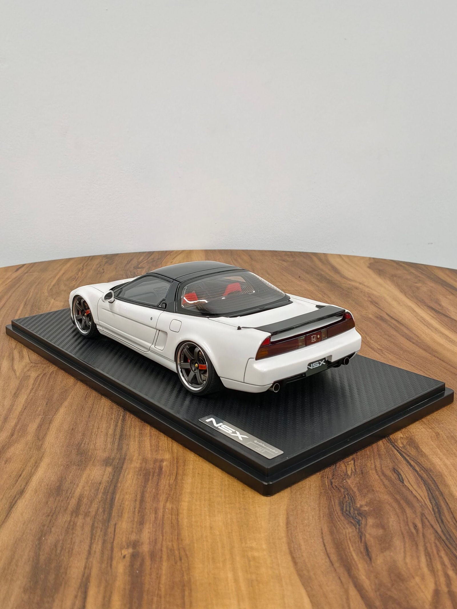 Honda NSX (NA1) 1990 White 1:18 - Image 4