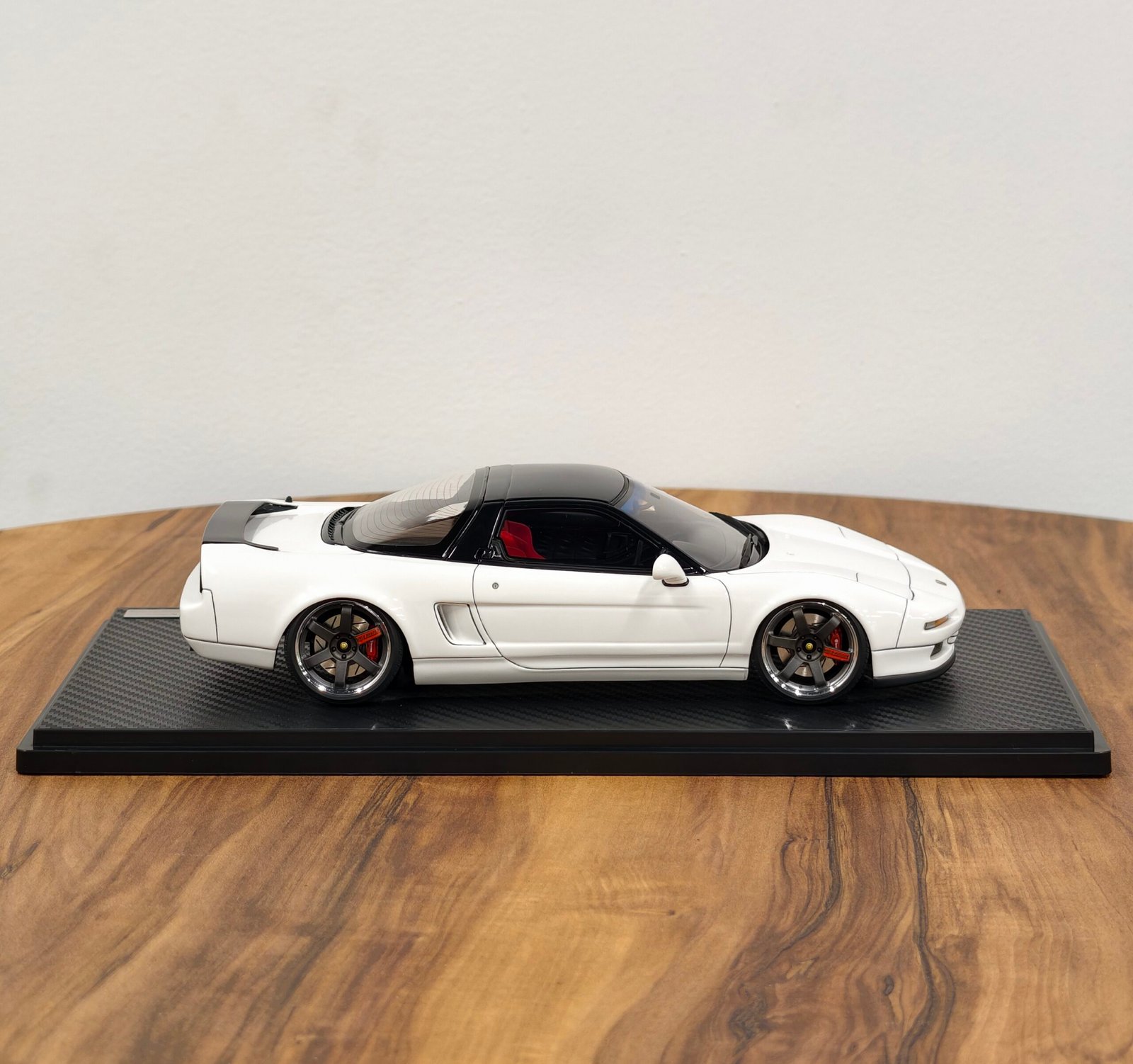 Honda NSX (NA1) 1990 White 1:18 - Image 3