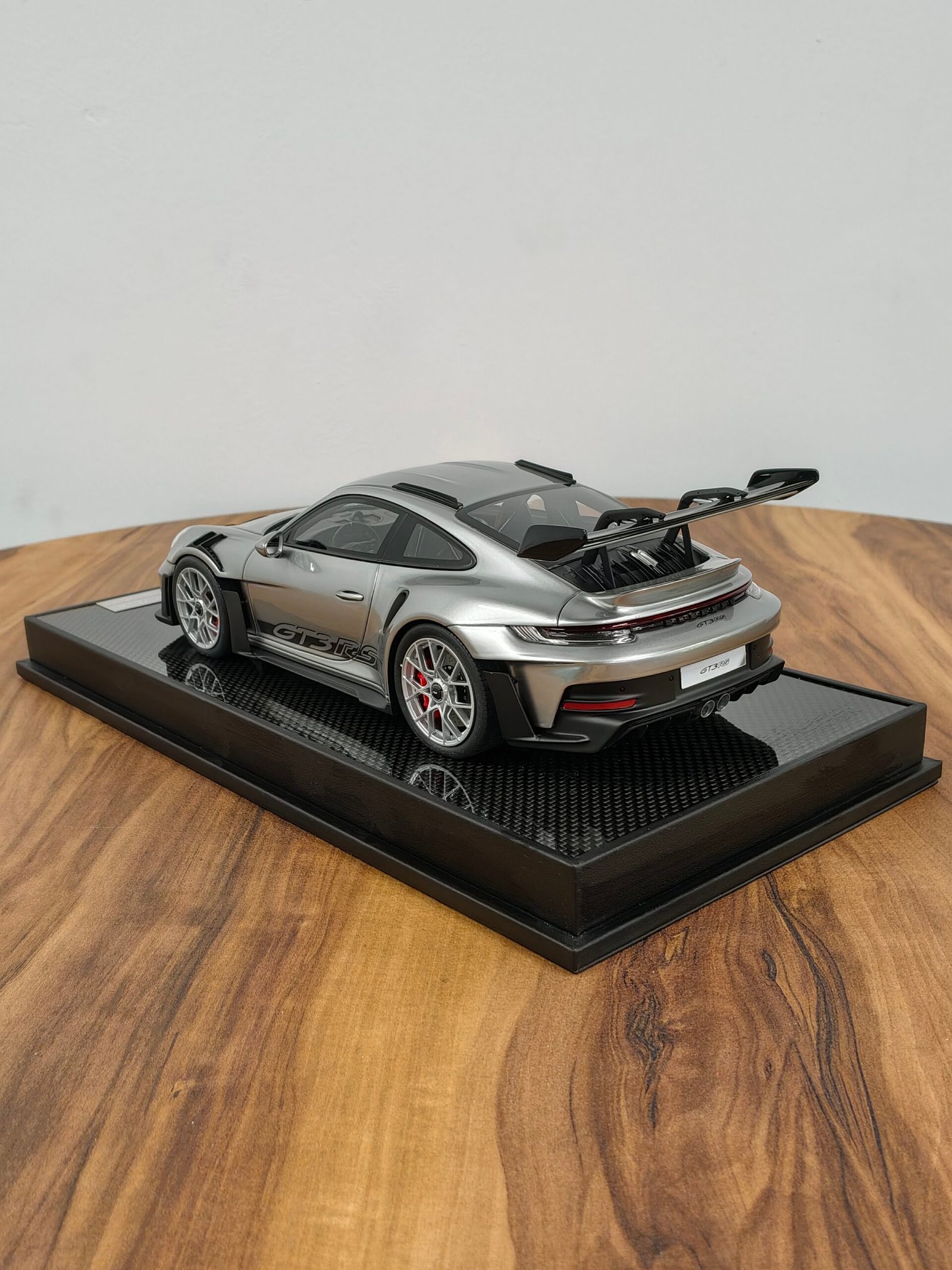 Porsche 911 GT3 Rs 1:18 Silver - Image 2