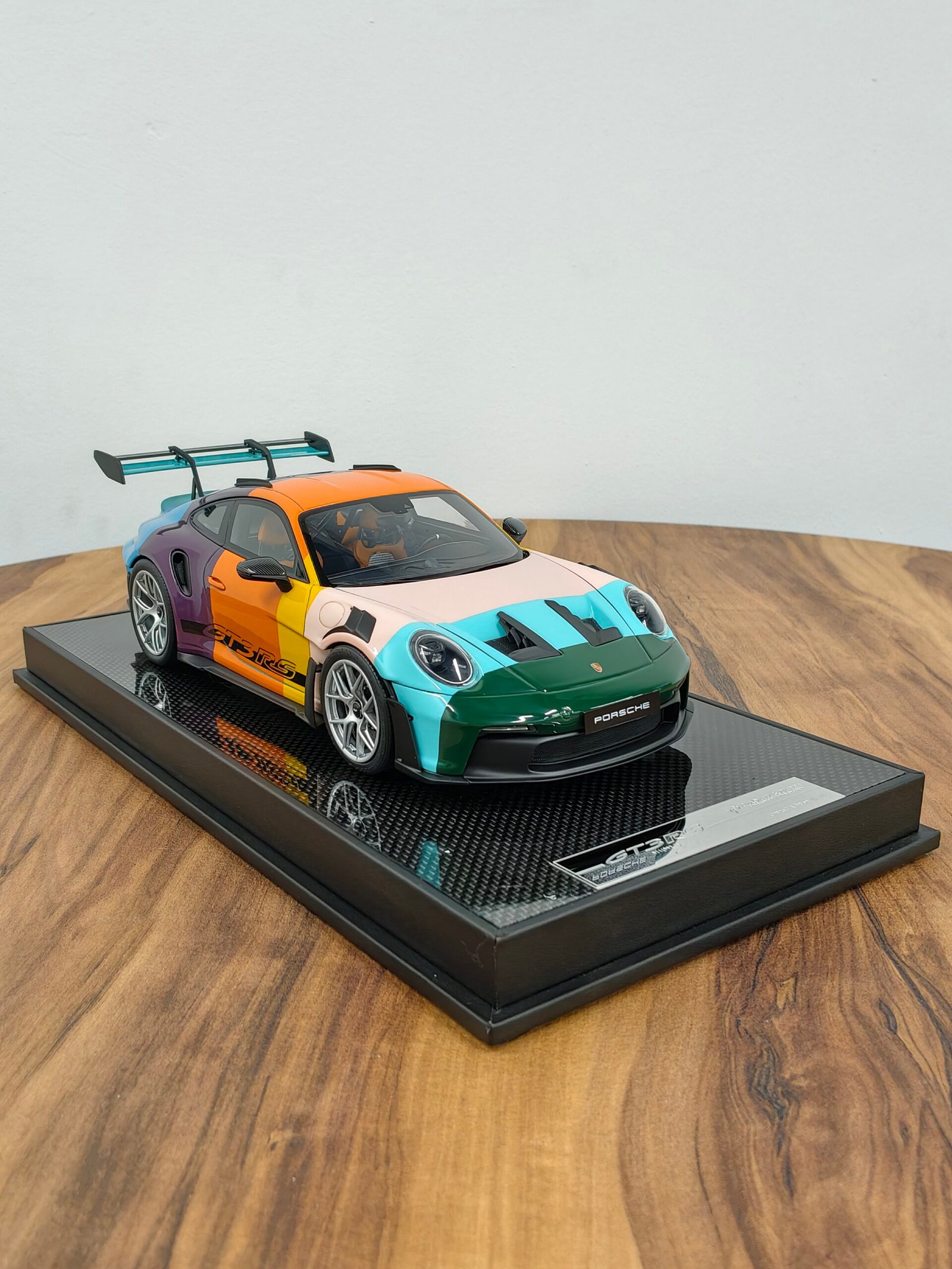 Porsche 911 GT3 Rs 1:18 Paul Smith - Image 3