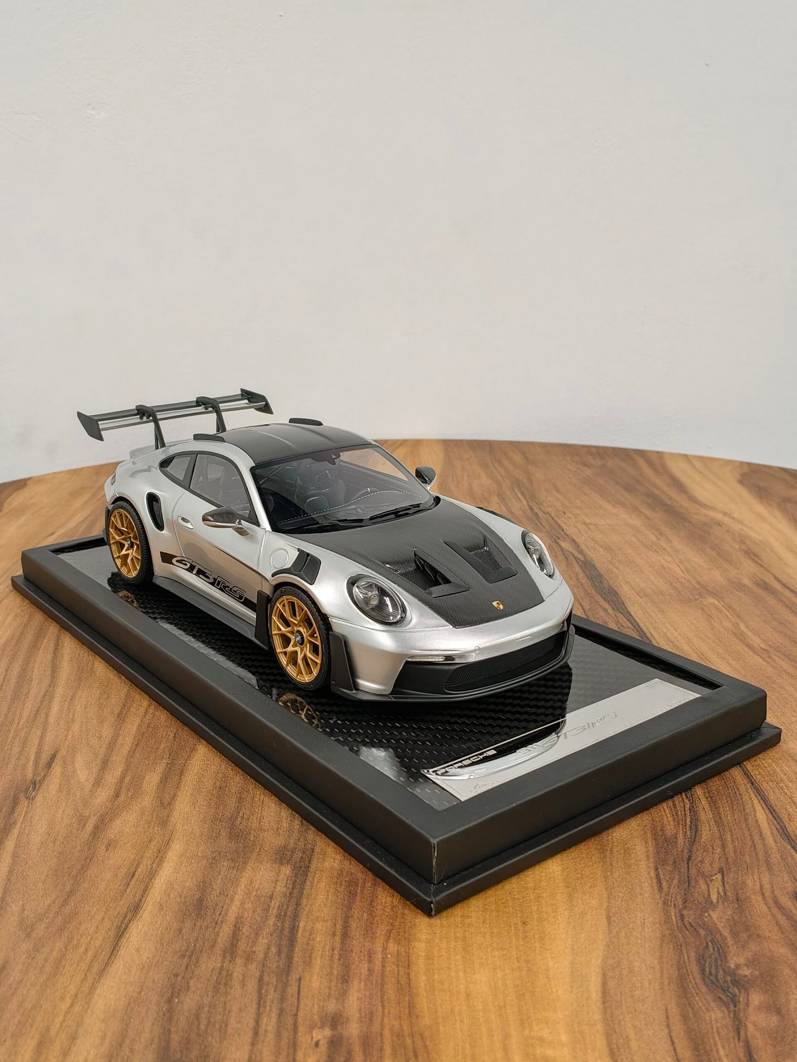 Porsche 911 GT3 RS Silver 1:18 - Image 3
