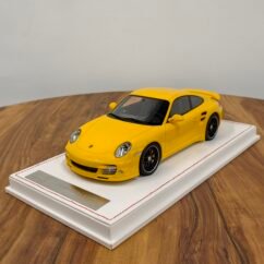 Porsche 911 Turbo S (997.2) Yellow 1:18