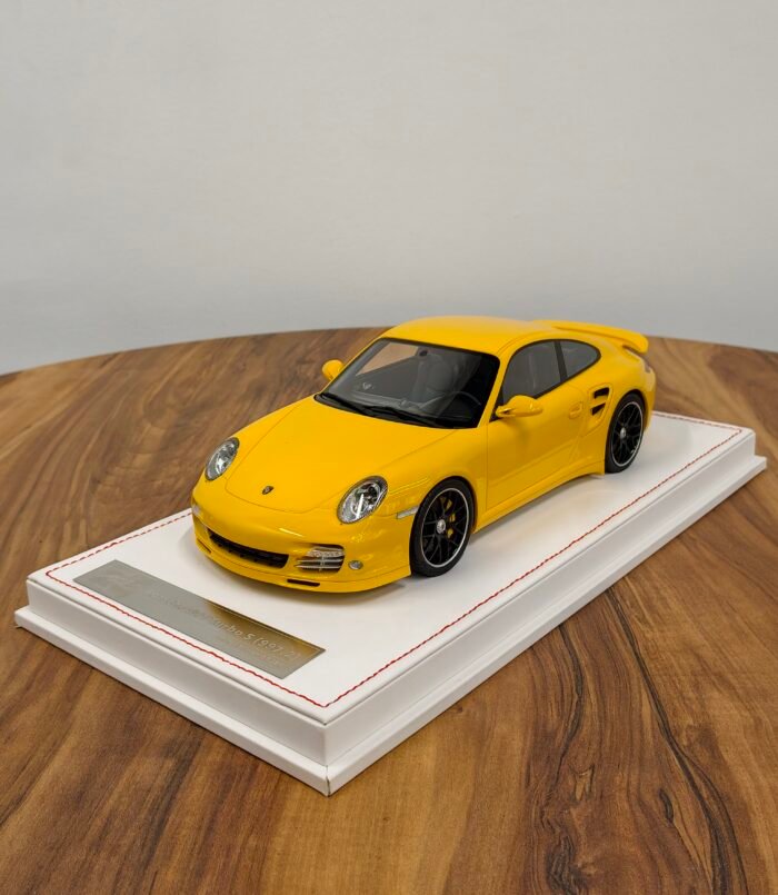 Porsche 911 Turbo S (997.2) Yellow 1:18