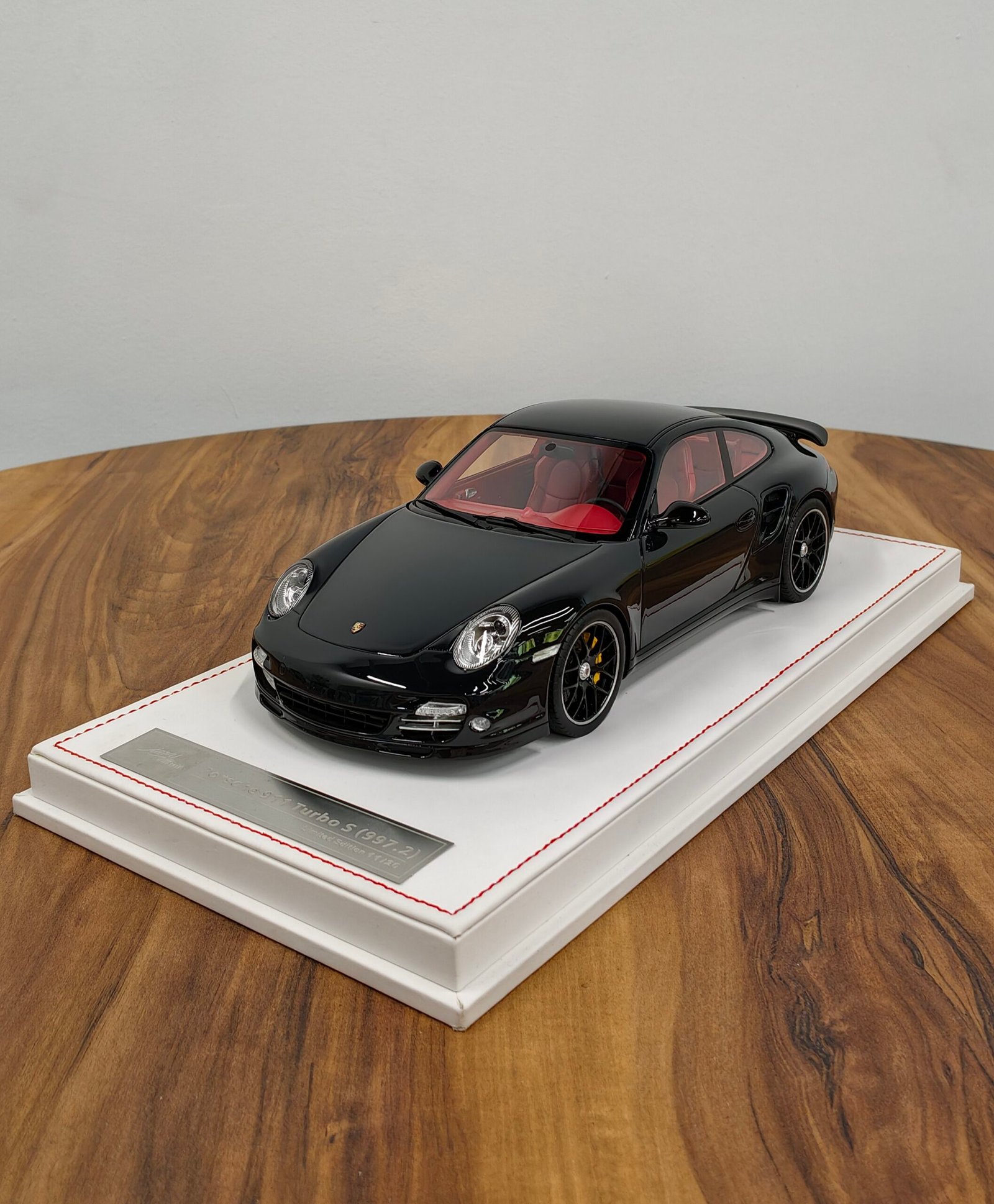 Porsche 911 Turbo S (997.2) Black 1:18
