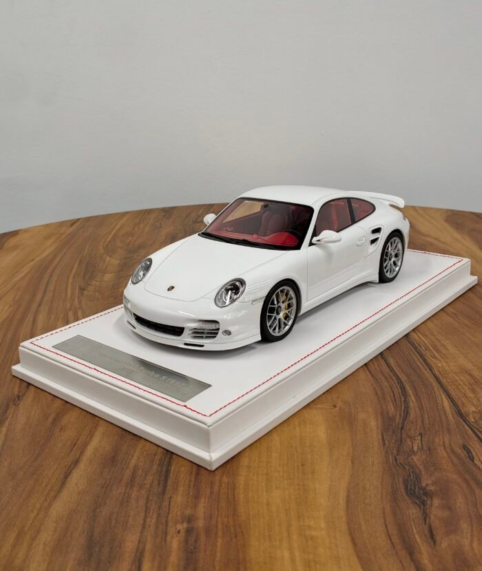 Porsche 911 Turbo S (997.2) White 1:18