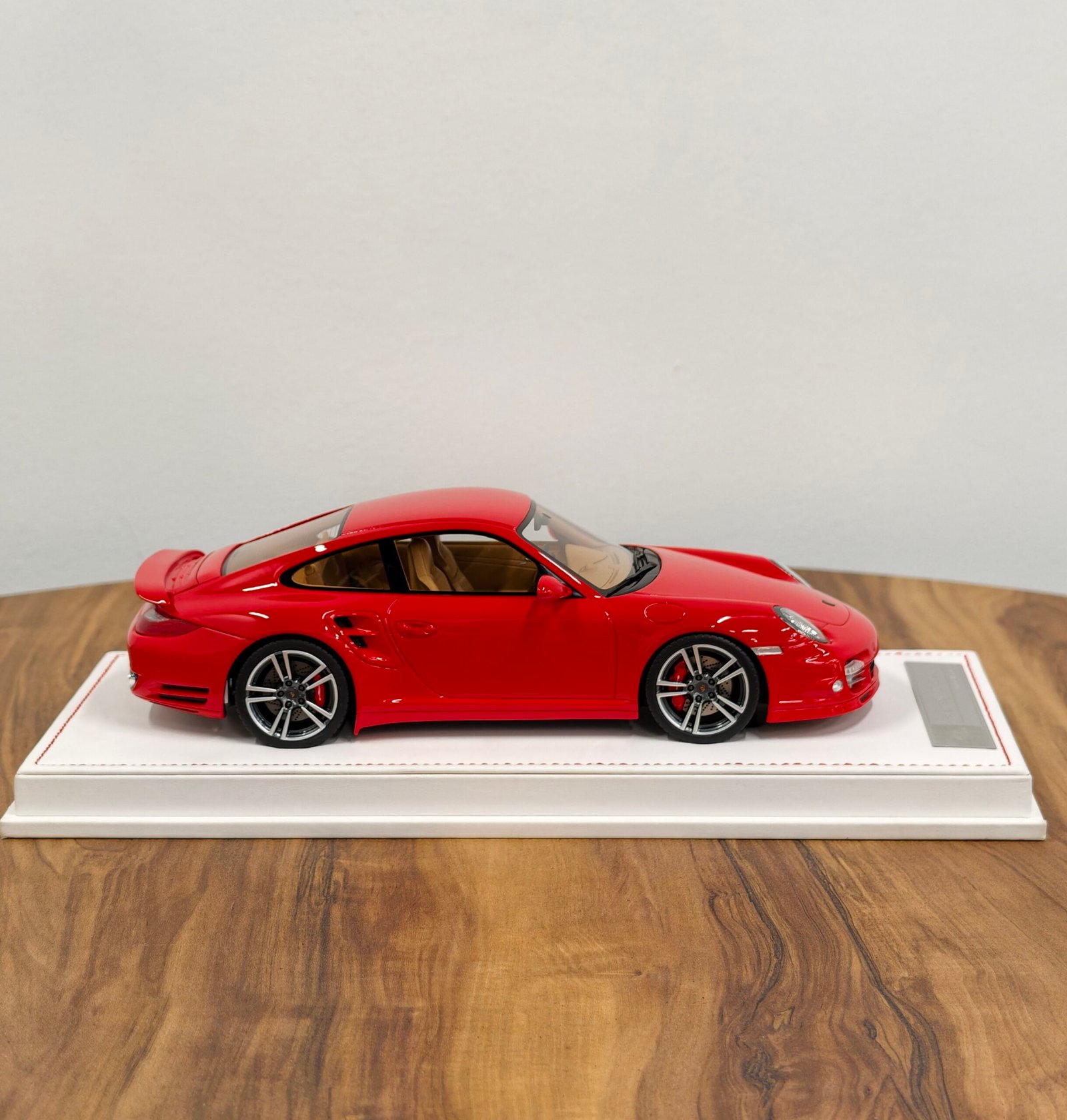 Porsche 911 Turbo (997.2) 1:18 Red - Image 3