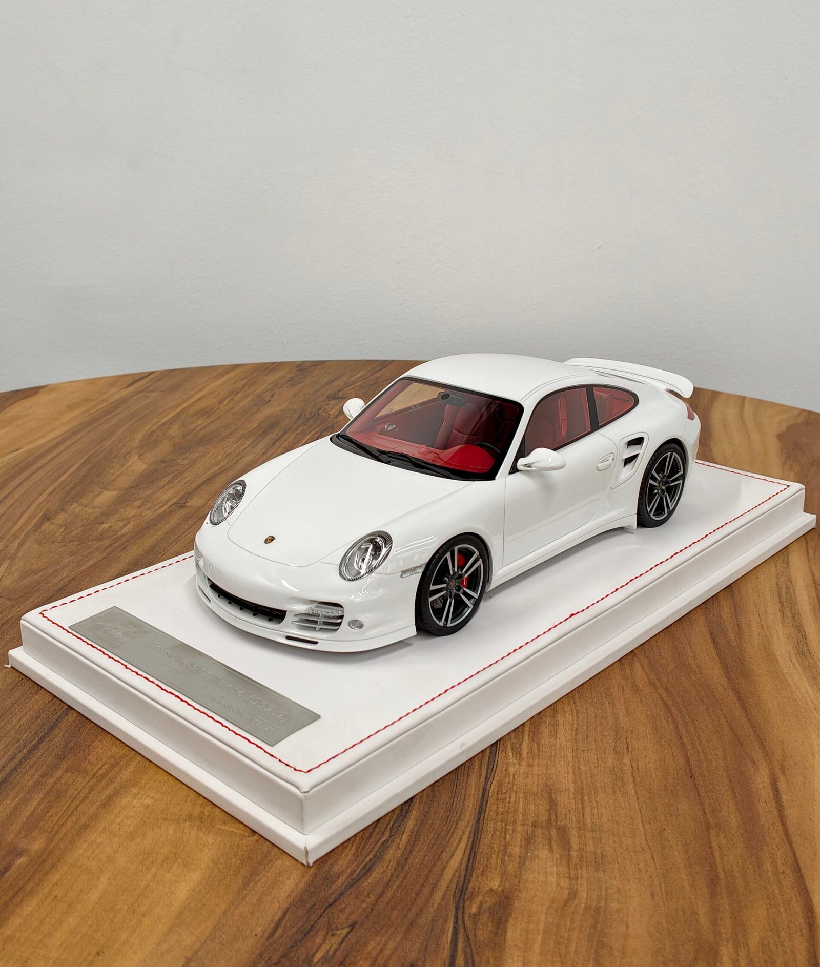 Porsche 911 Turbo (997.2) 1:18 White
