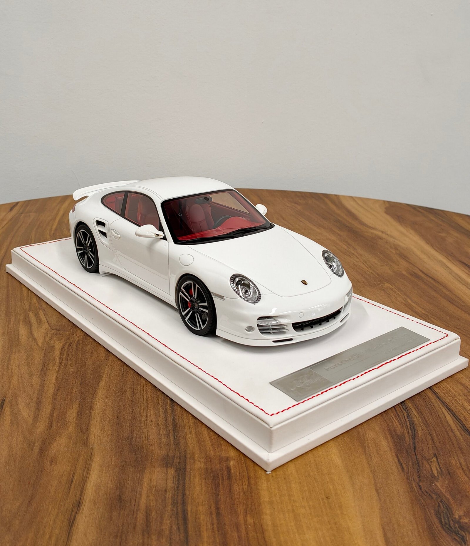 Porsche 911 Turbo (997.2) 1:18 White - Image 3