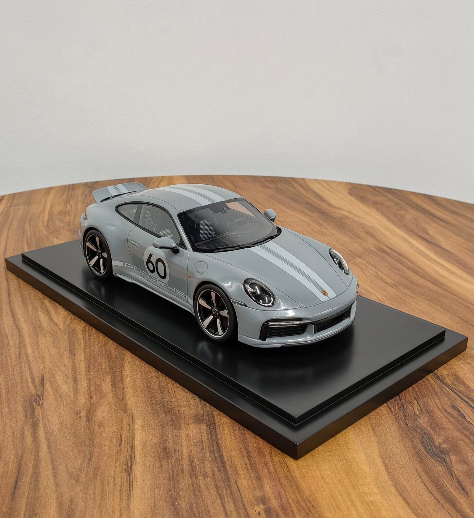 Porsche 911 Sport Classic 1:18 Grey - Image 3