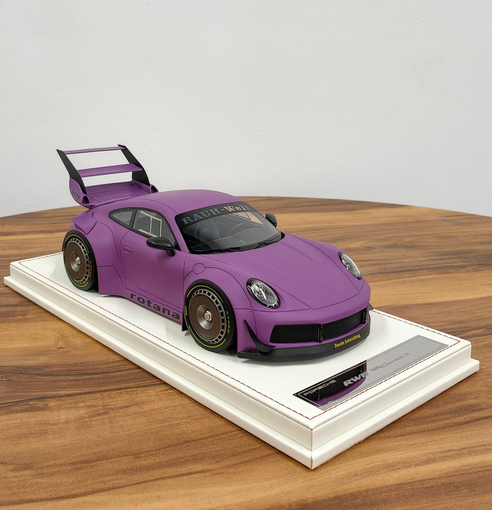 Porsche 991 RWB Carrera S 1:18 - Image 3