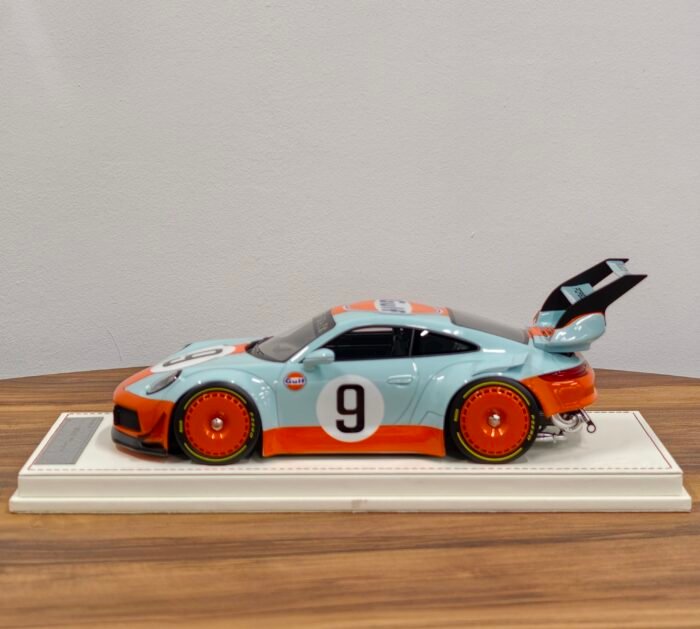 Porsche 991 RWB Carrera S 1:18 - Image 4