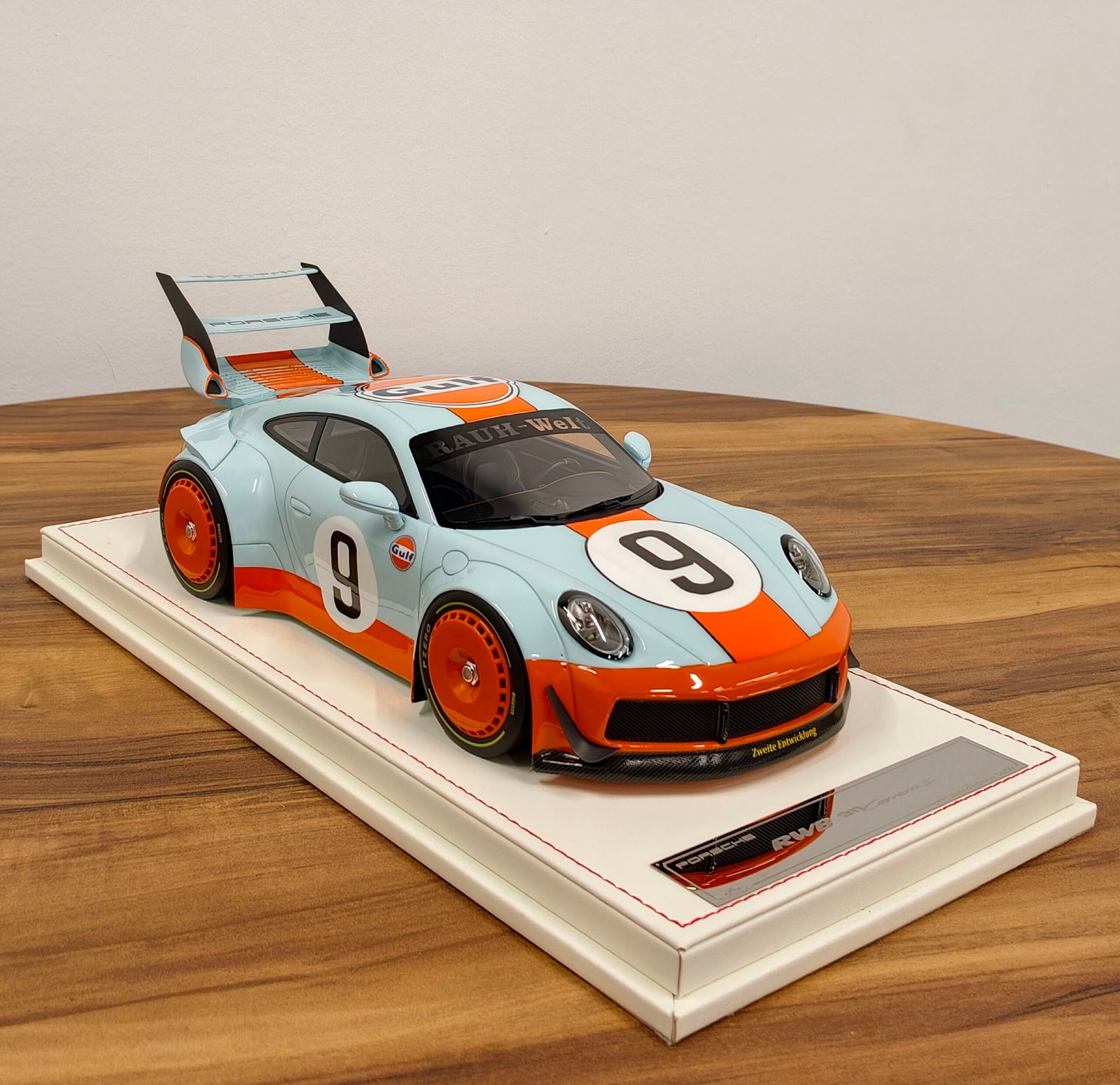 Porsche 991 RWB Carrera S 1:18 - Image 3