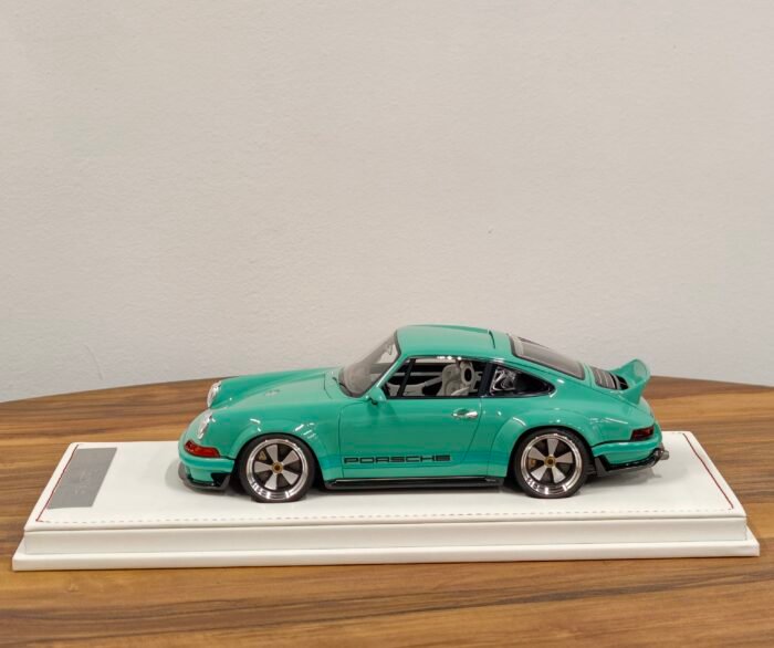 Porsche Singer DLS 1:18 Tiffany Blue - Image 3