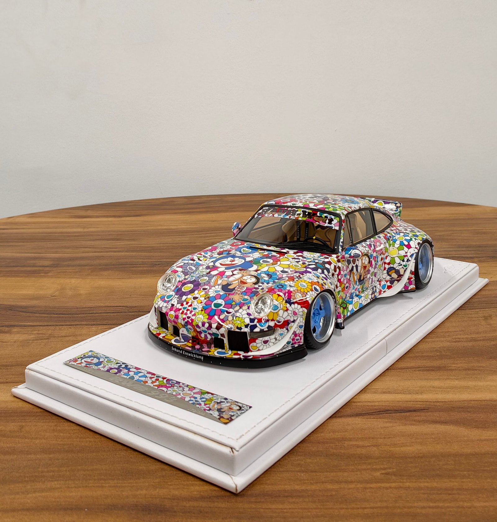 Porsche RWB 993 Doraemon & Sunflower 1:18