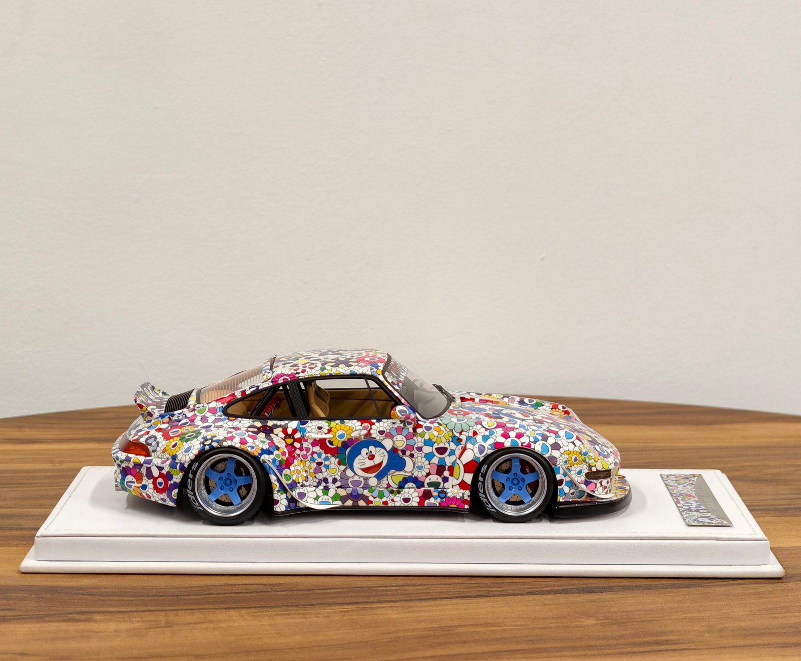 Porsche RWB 993 Doraemon & Sunflower 1:18 - Image 4