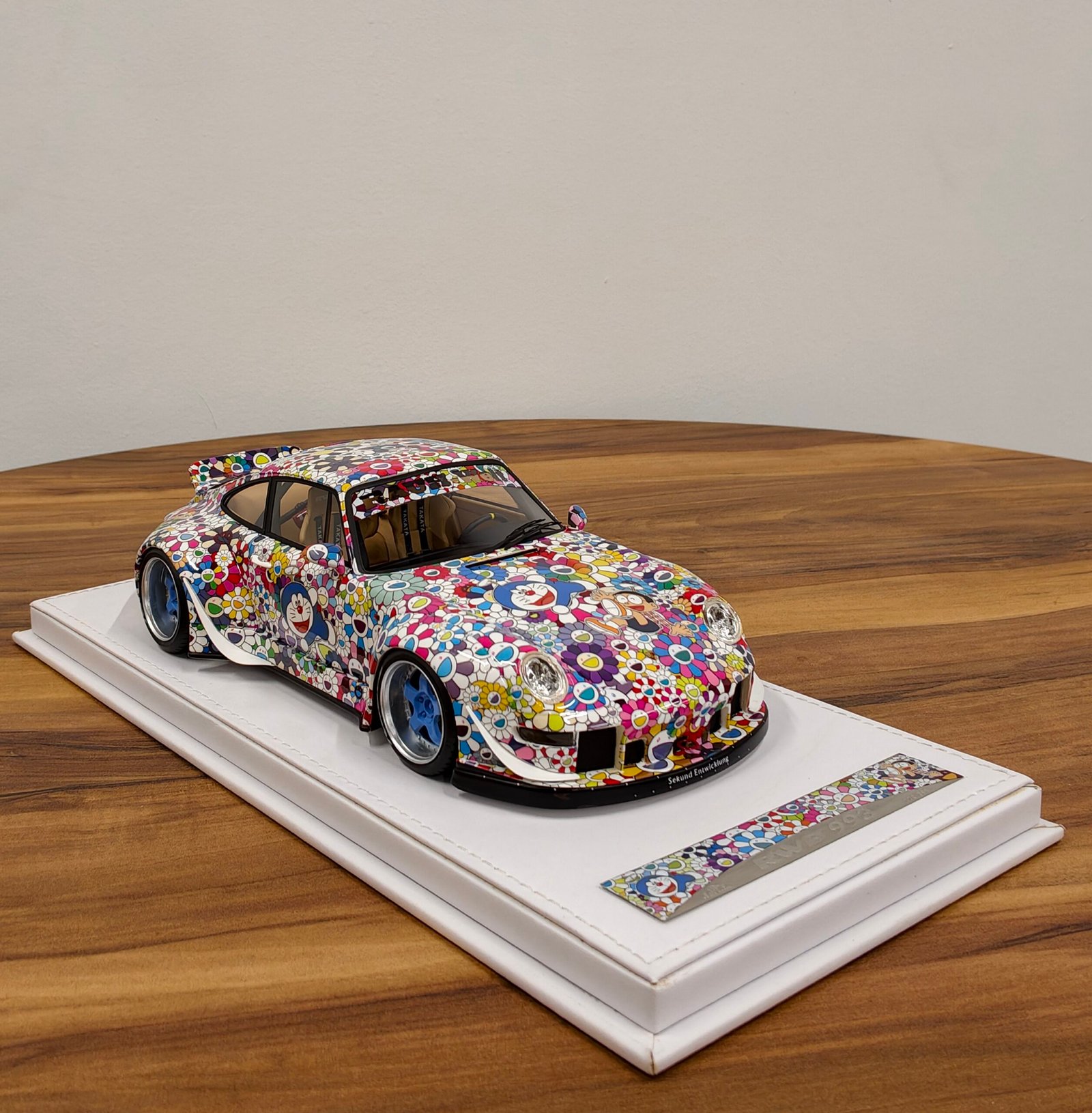Porsche RWB 993 Doraemon & Sunflower 1:18 - Image 3