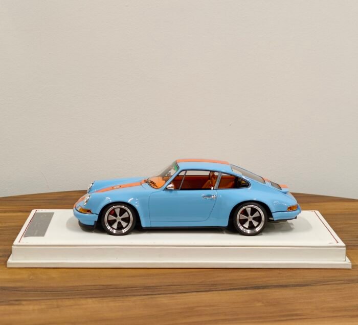 Porsche Singer Light Blue 1:18 - Image 3