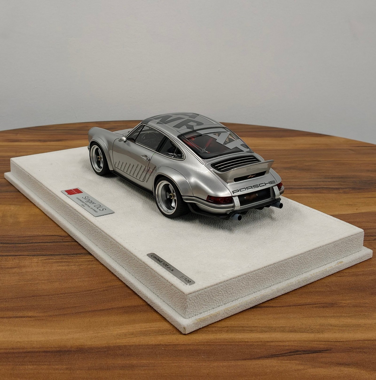 Porsche 911 Singer DLS 5 (Silver) 1:18 - Image 2