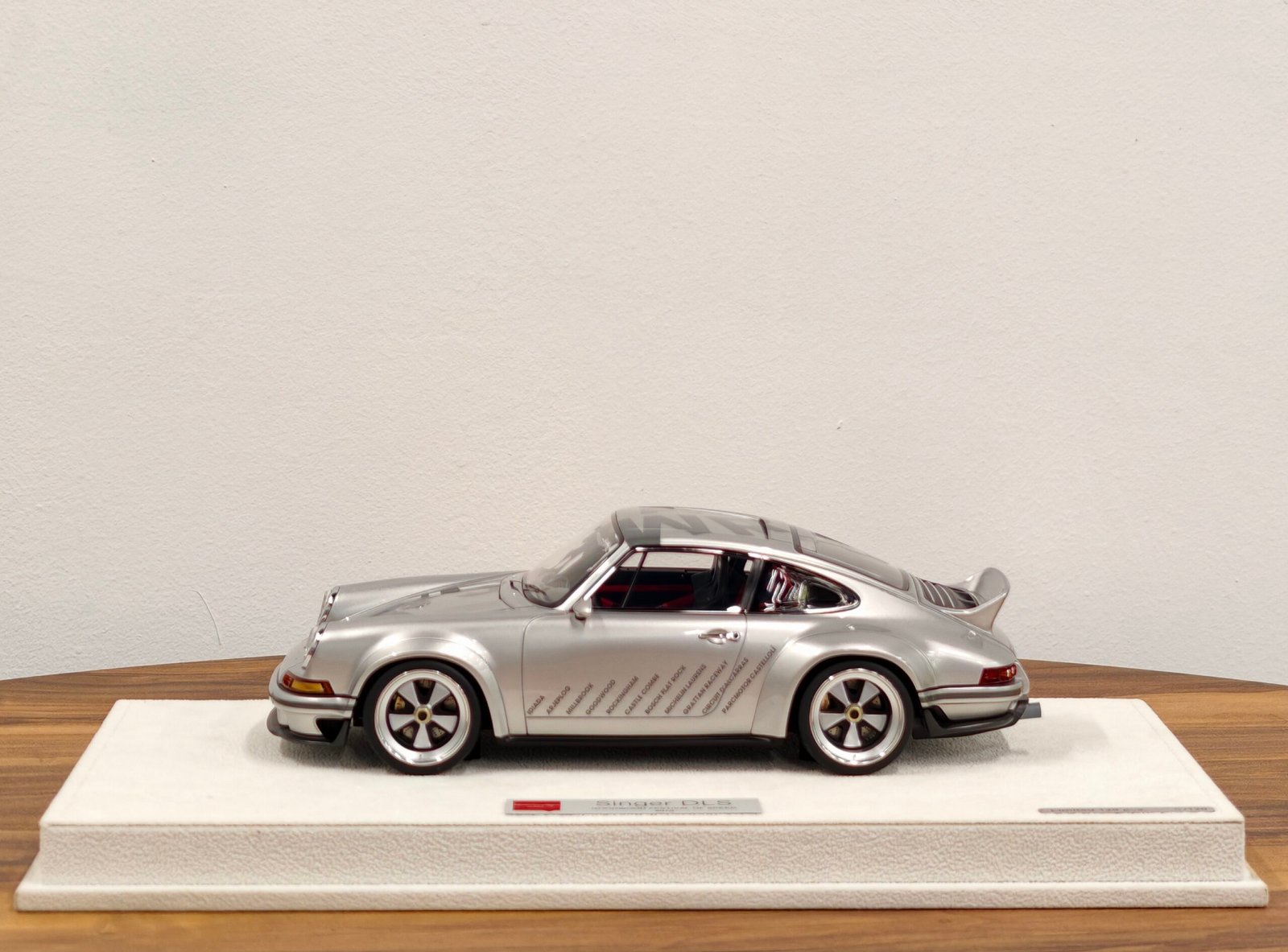 Porsche 911 Singer DLS 5 (Silver) 1:18 - Image 4