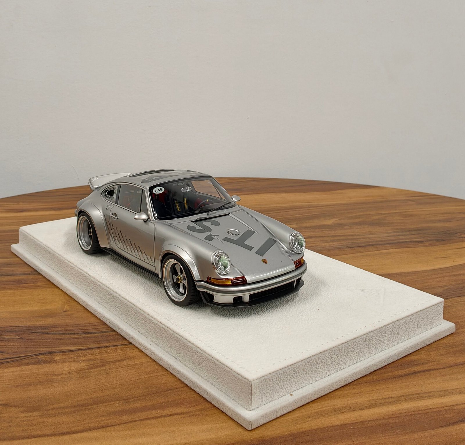 Porsche 911 Singer DLS 5 (Silver) 1:18 - Image 3