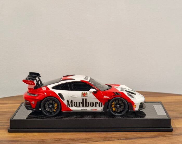 Porsche 991 GT3RS Marlboro TIMOTHY & PIERRE 1:18 - Image 4