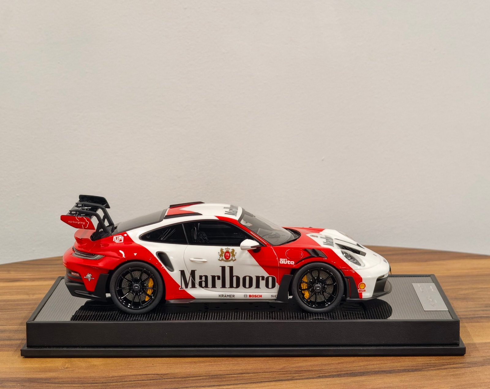 Porsche 991 GT3RS Marlboro TIMOTHY & PIERRE 1:18 - Image 4
