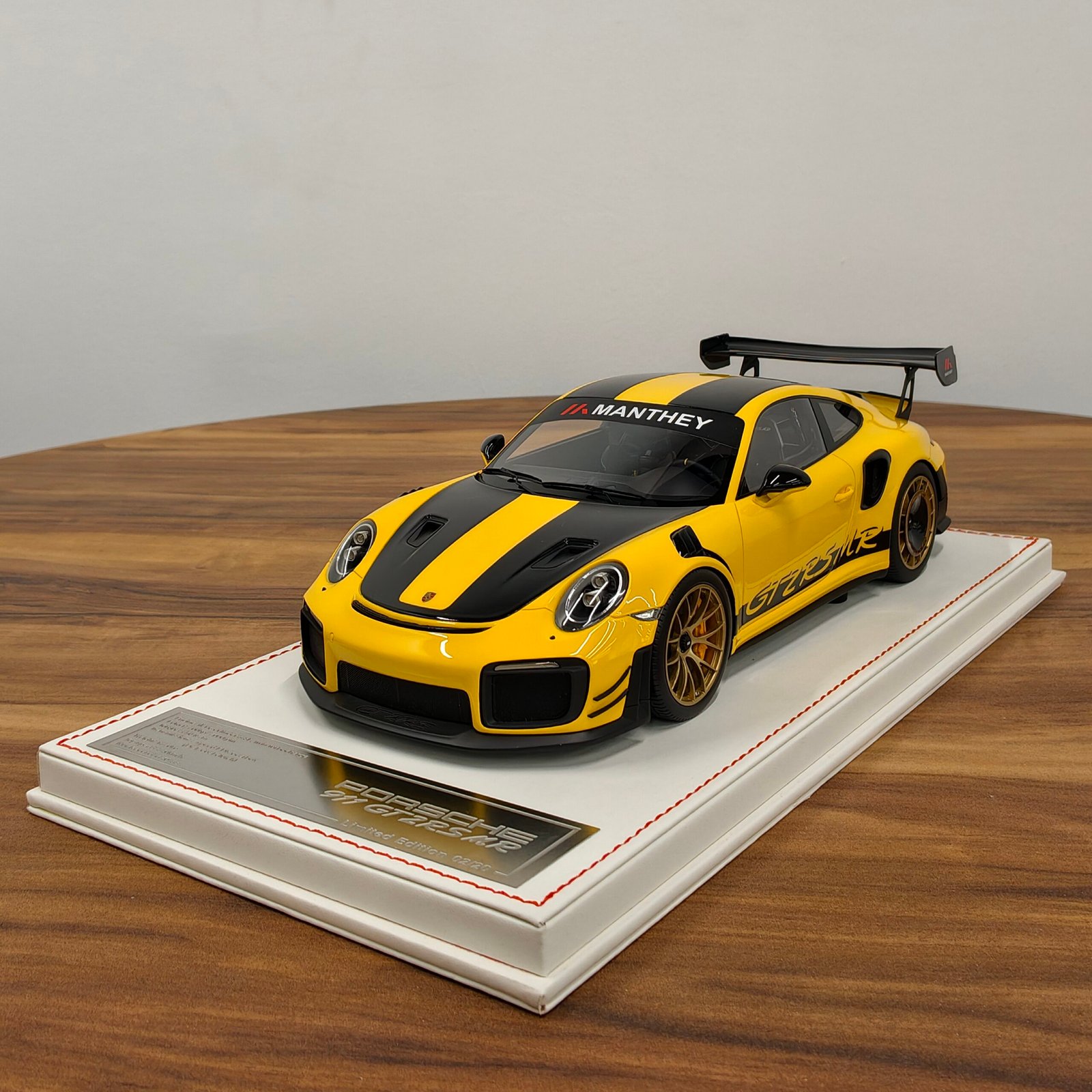 Porsche 991 GT2RS MR 1:18 Manthey Yellow