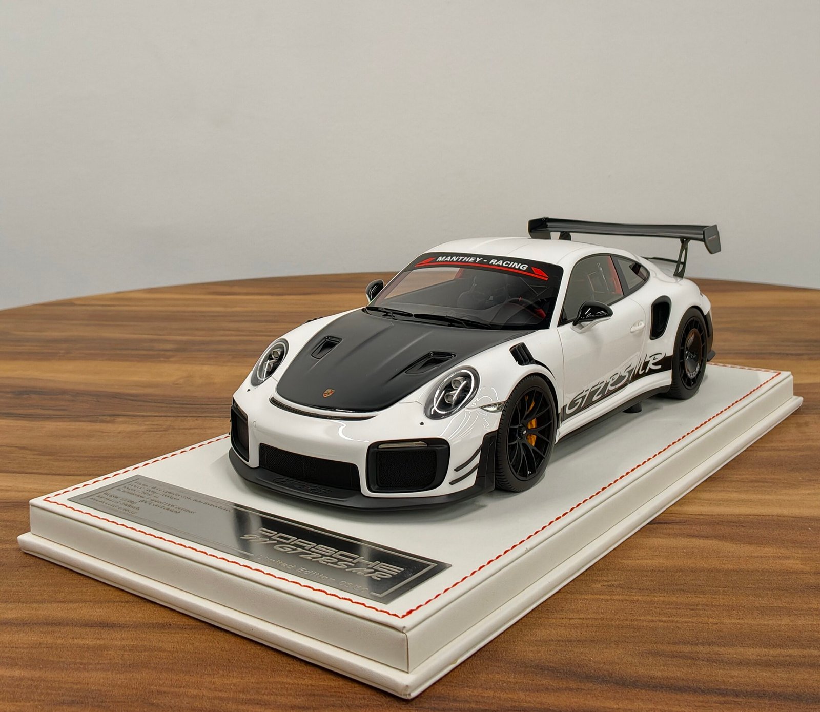 Porsche 911 GT2 RS MR 1:18 White