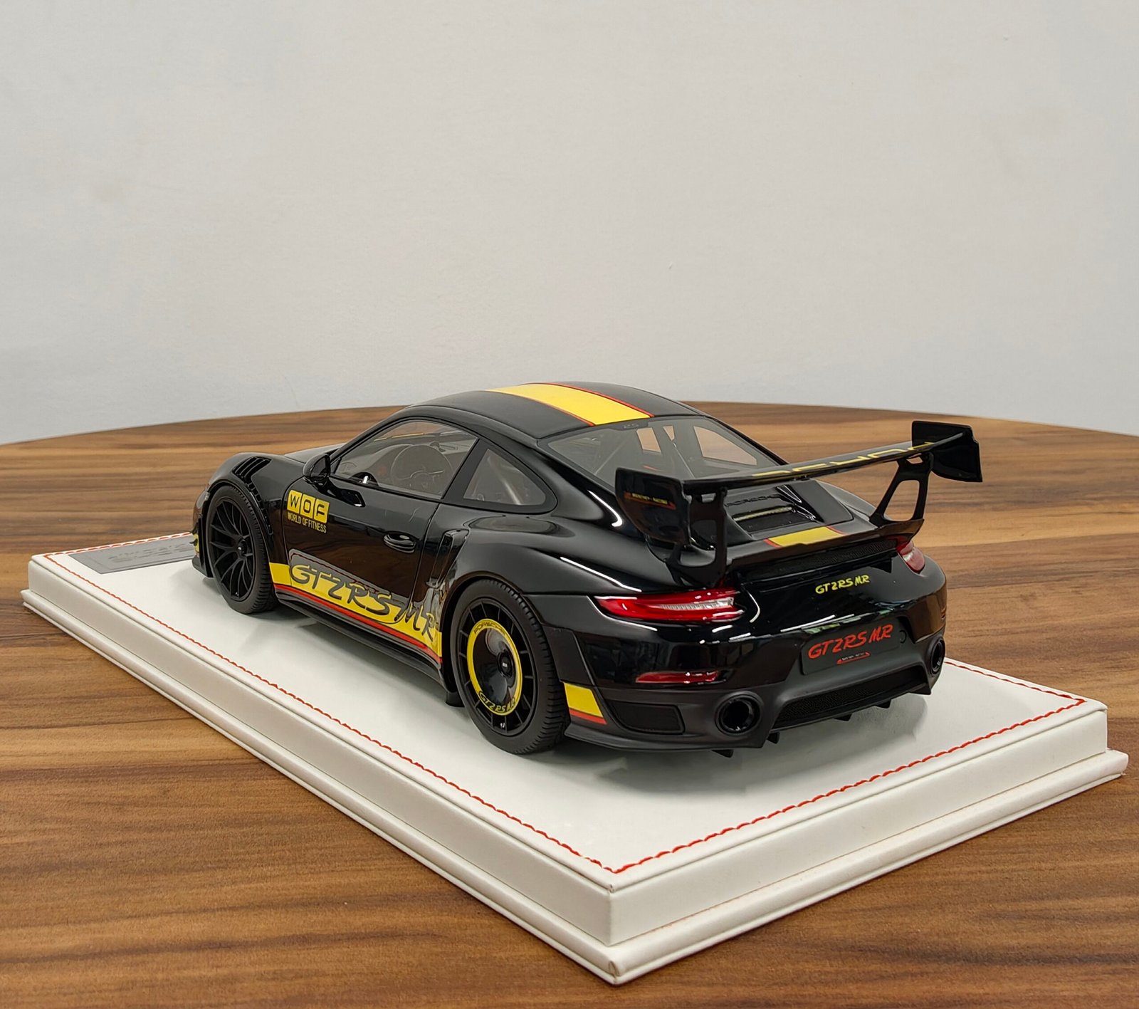 Porsche 991 GT2RS MR 1:18 WOF - Image 2