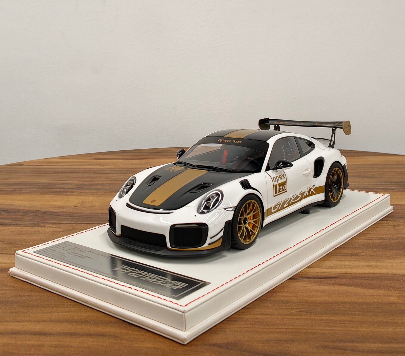 Porsche 991 GT2RS MR 1:18 Apex Taxi