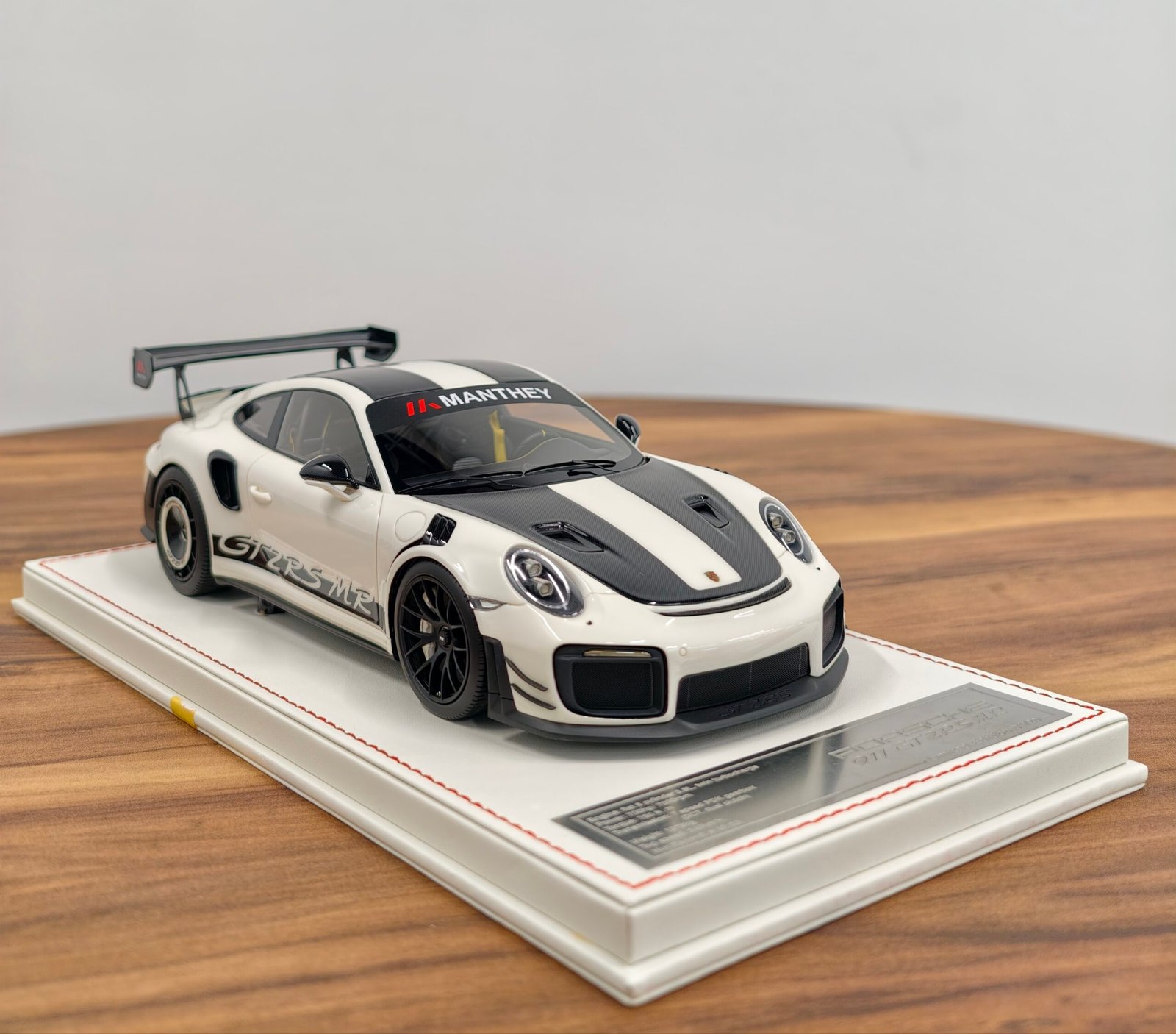Porsche 991 GT2RS MR 1:18 Manthey - Image 4