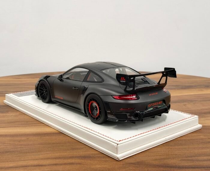 Porsche 911 GT2 RS MR 1:18 Black - Image 2