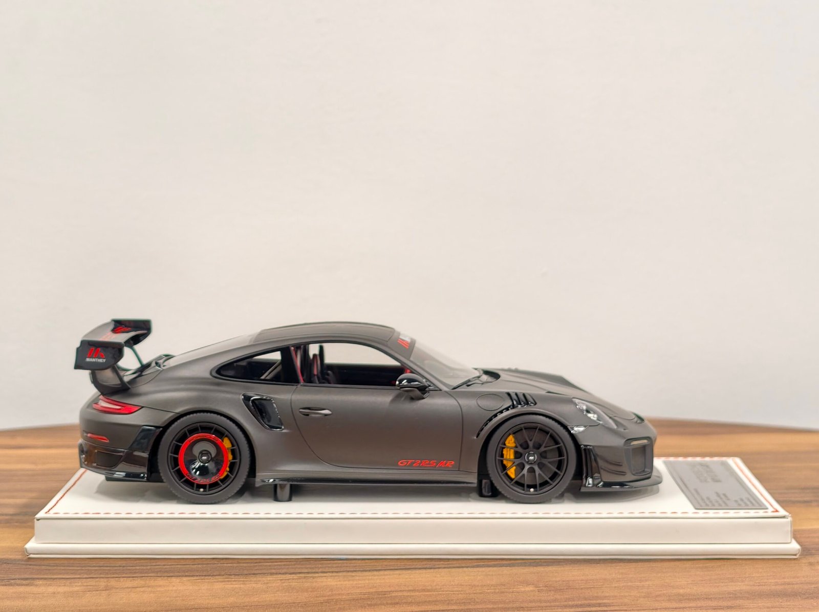 Porsche 911 GT2 RS MR 1:18 Black - Image 3