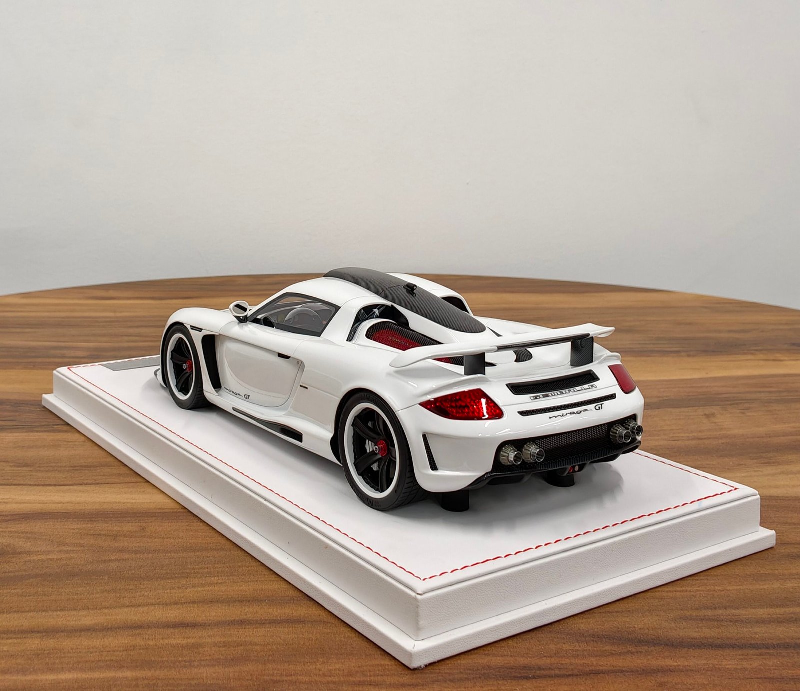 Gemballa Mirage GT 1:18 White - Image 2