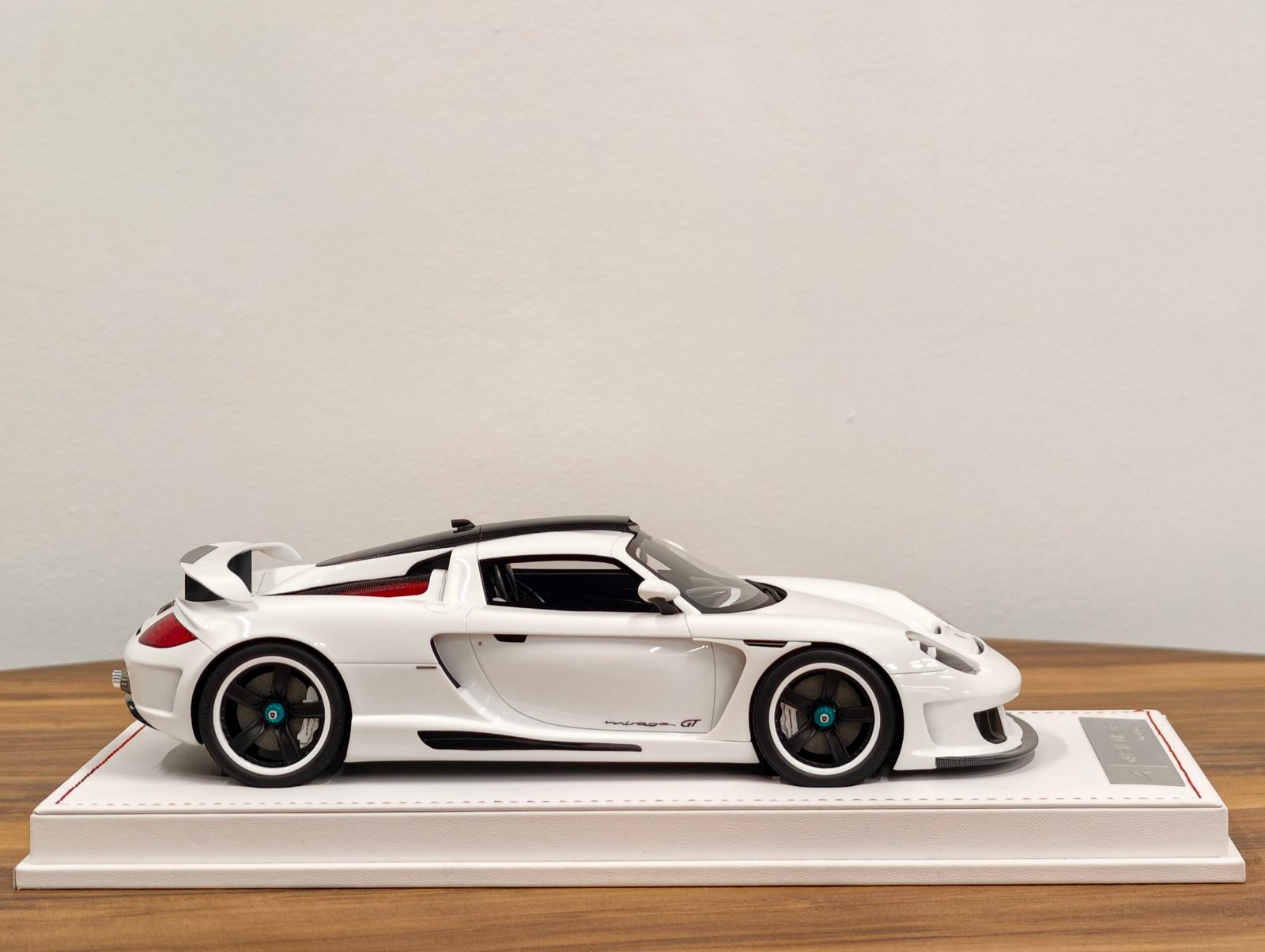 Gemballa Mirage GT 1:18 White - Image 3