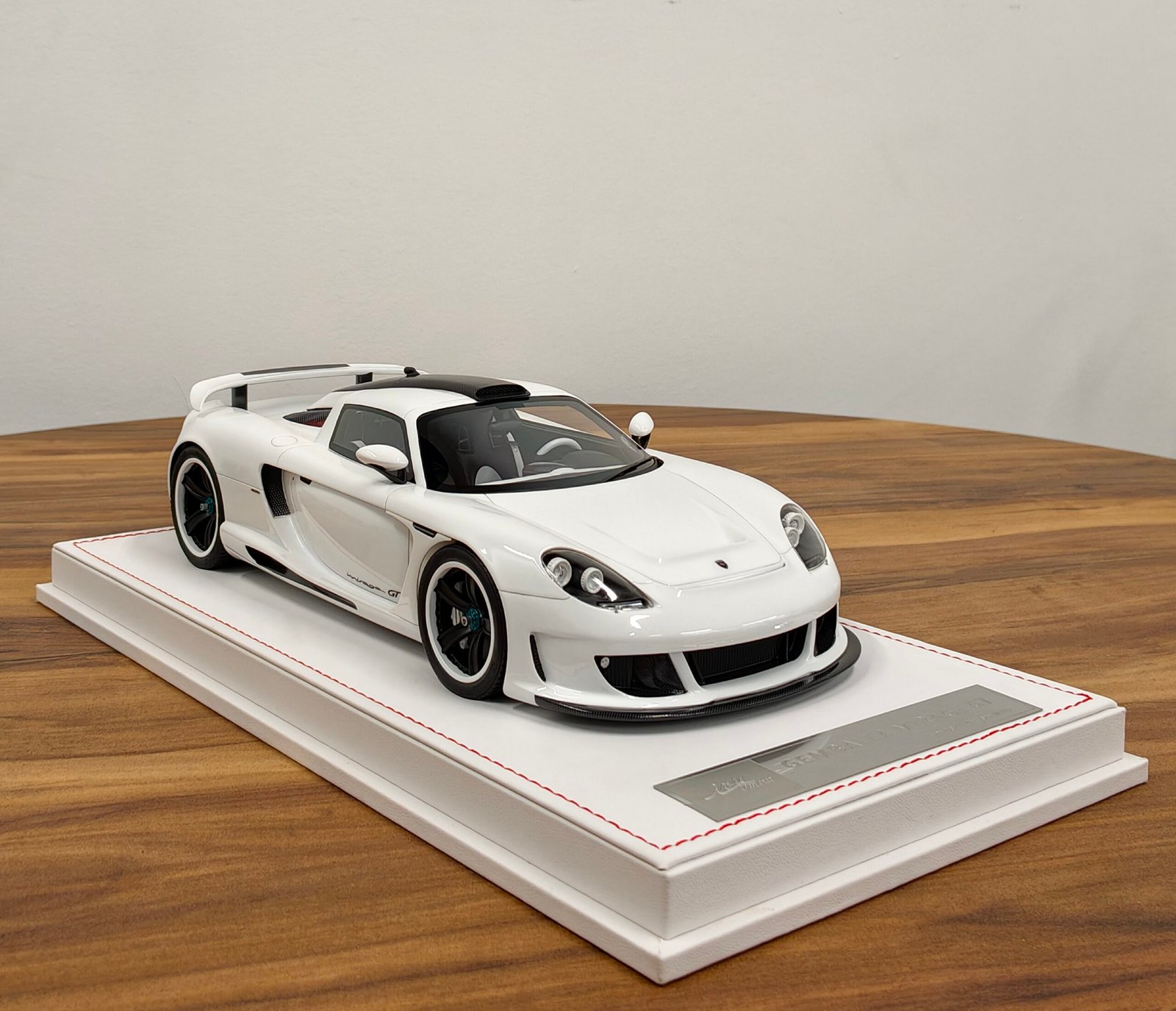 Gemballa Mirage GT 1:18 White - Image 4