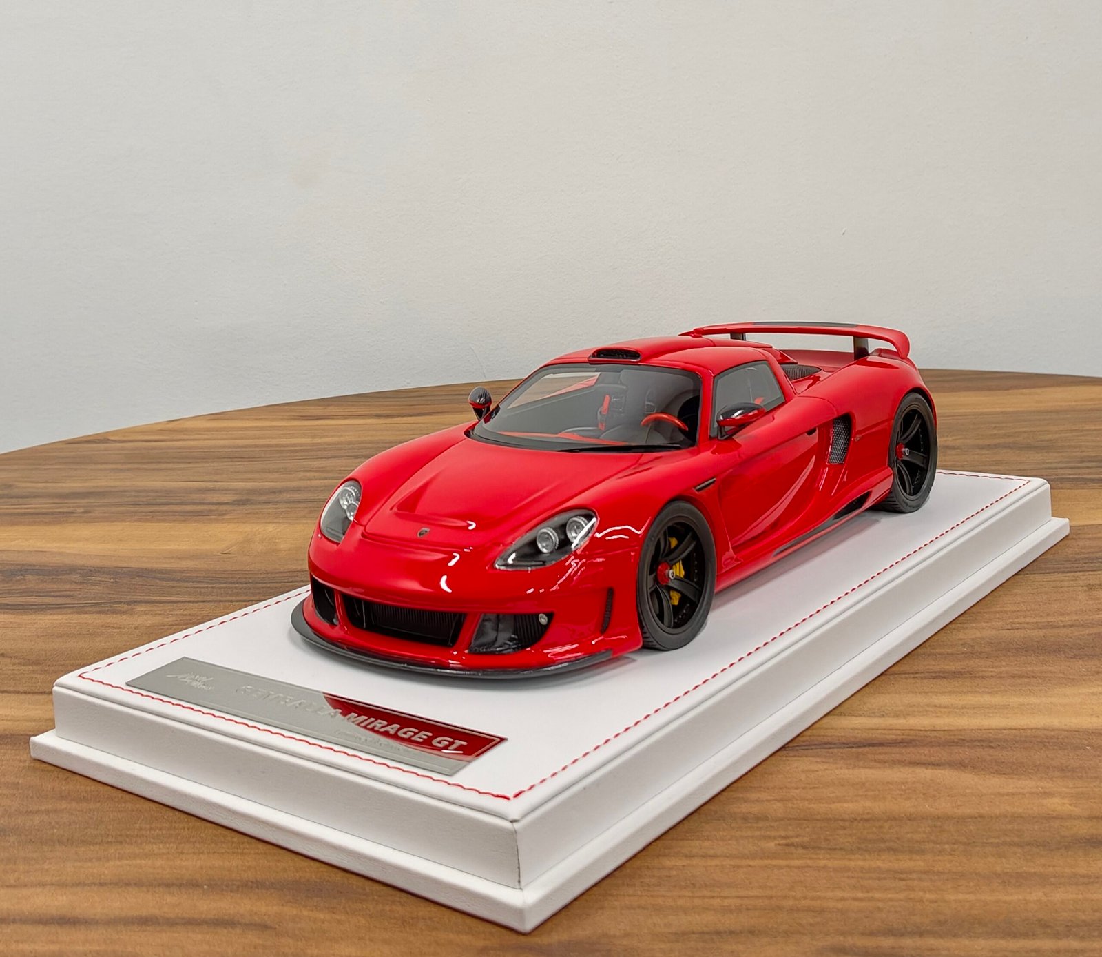 Gemballa Mirage GT 1:18 Red