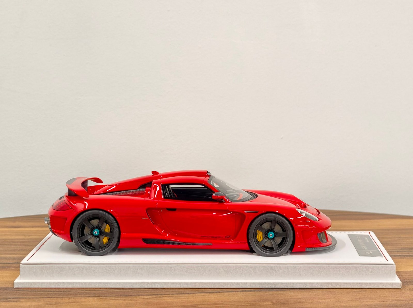 Gemballa Mirage GT 1:18 Red - Image 3
