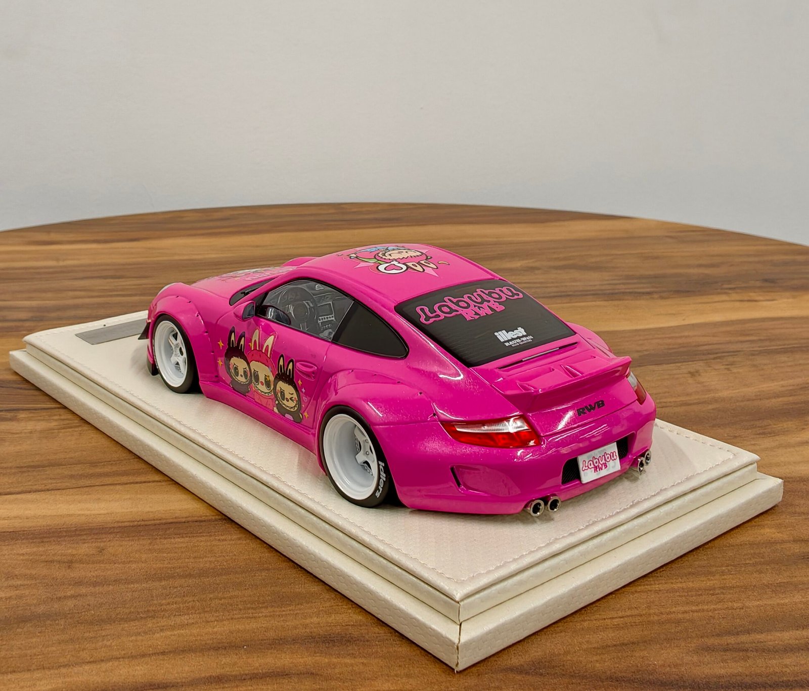 Porsche 911 RWB Rauh Welt (997) Labubu Rwb 1:18 Pink - Image 2